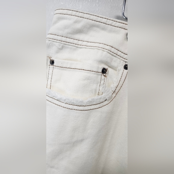 Future Collective Women's High Rise Straight Leg Raw Hem Cream Jeans Size 14 NWT - Picture 5 of 16